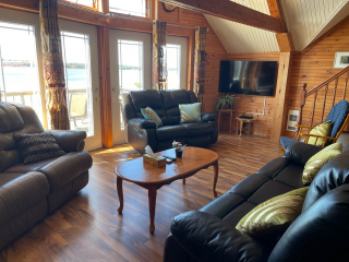 Chickadee-livingroom-2