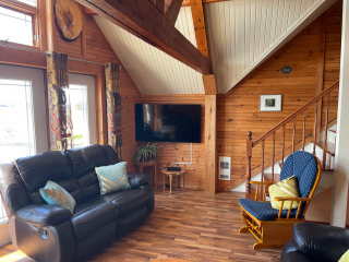 Chickadee-livingroom-3